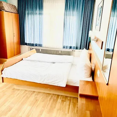 Hotel Mc *